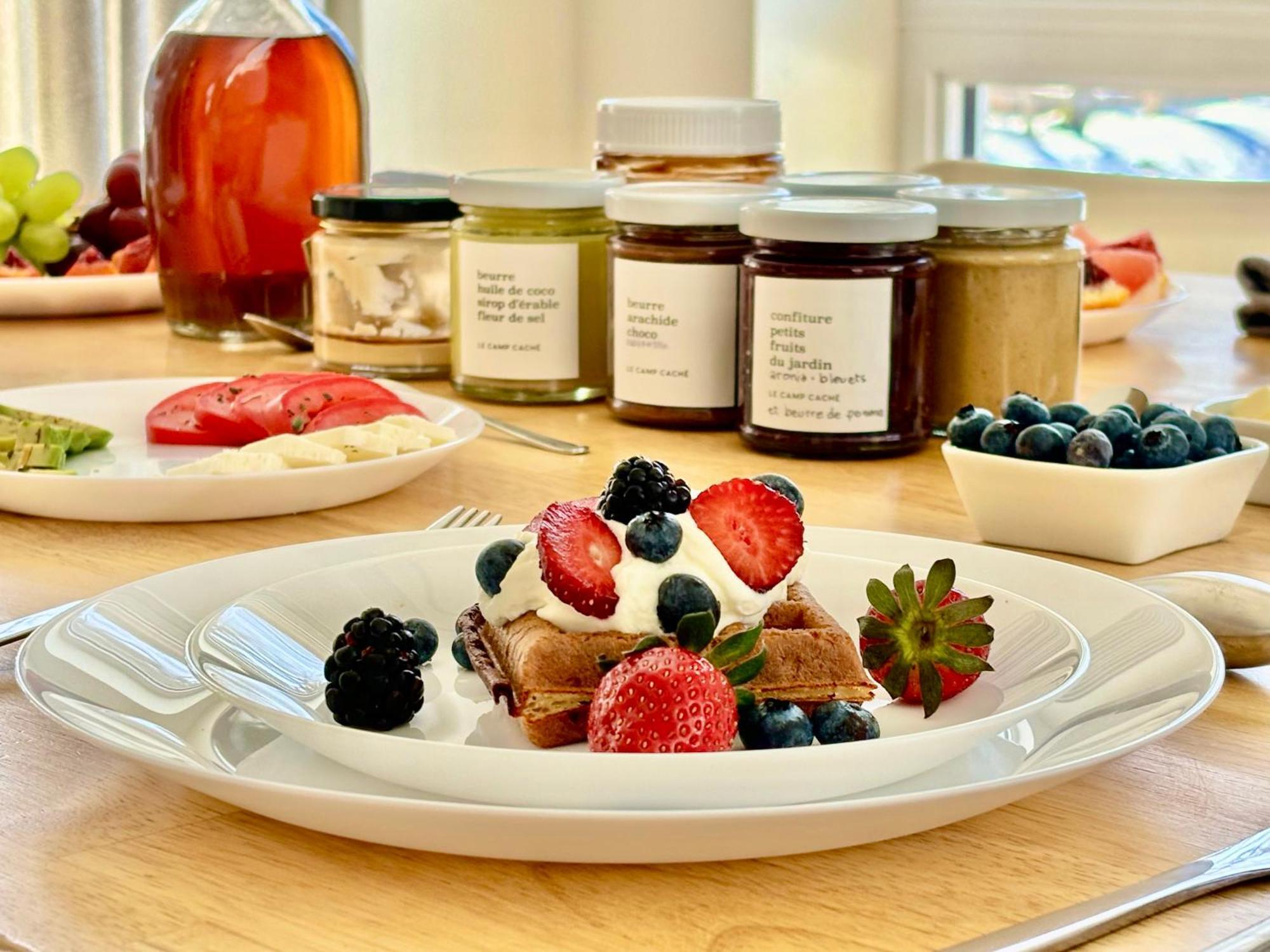 Bed and Breakfast Le Camp Cache Shefford Esterno foto